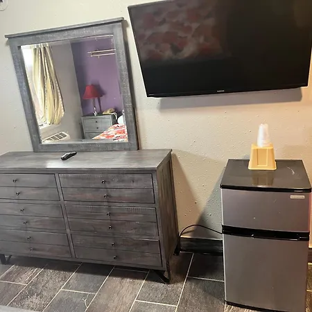 Miami Inn & Suites